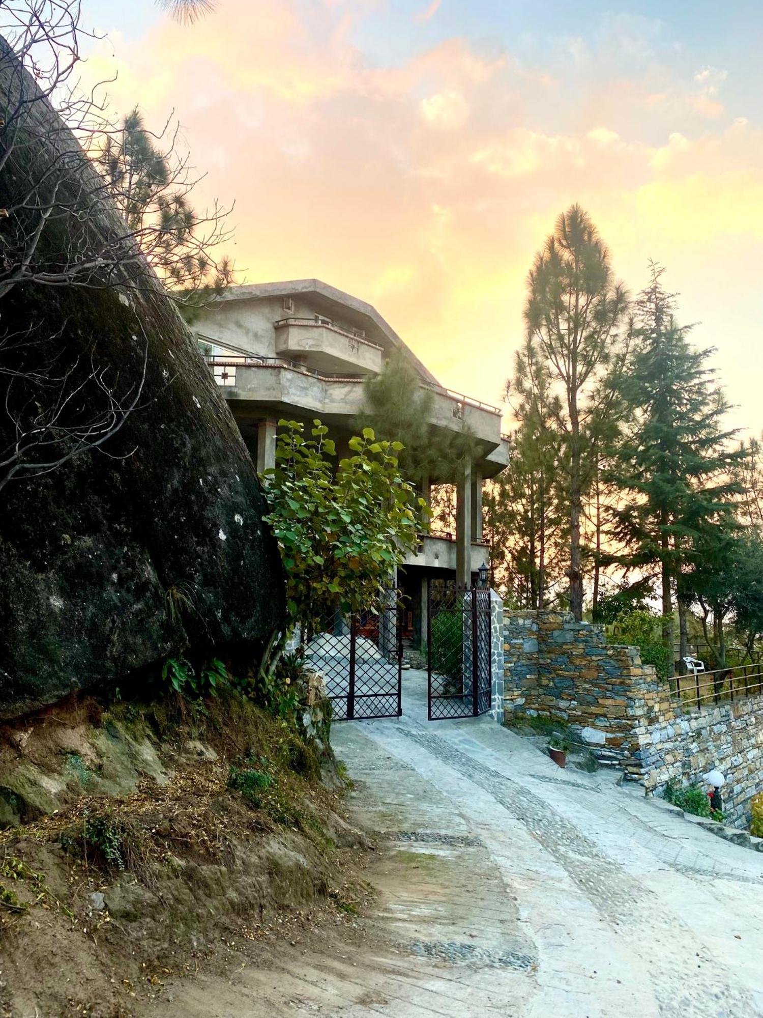 Rock City Resort Saidu Sharif Exterior photo
