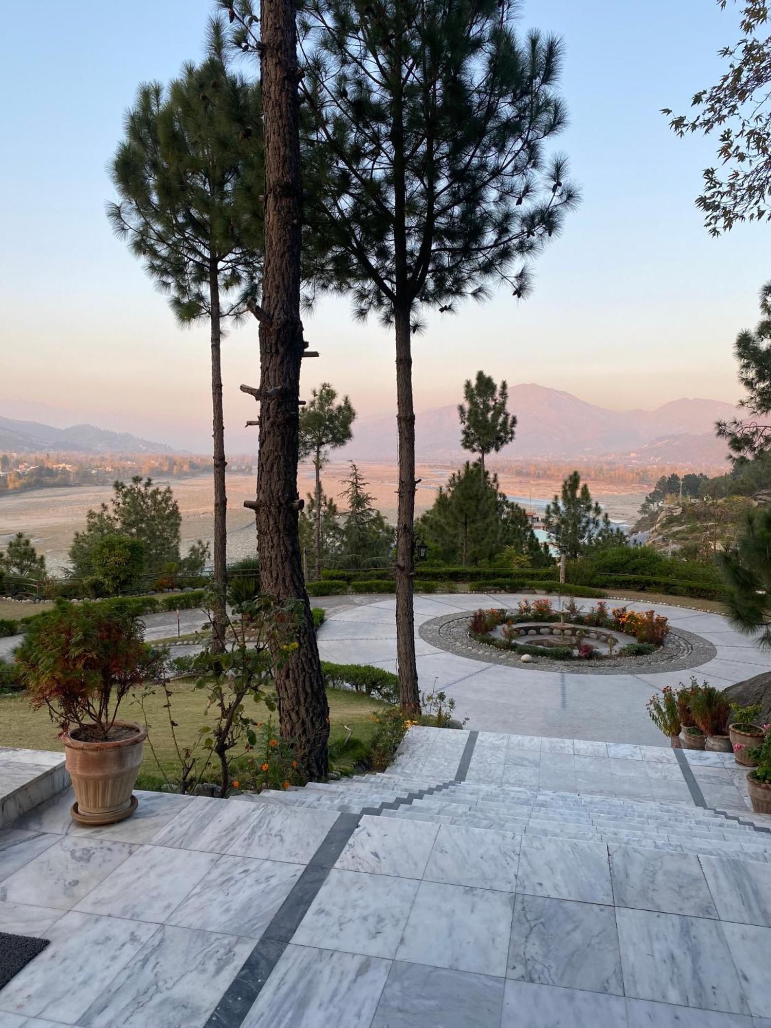 Rock City Resort Saidu Sharif Exterior photo